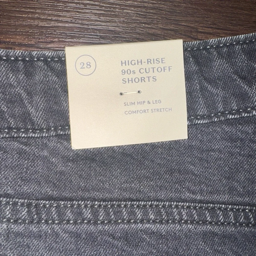 High Rise 90s Black Denim Cutoff Shorts Size 28 by Universal Thread NWT‎